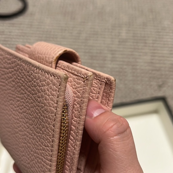GUCCI Pebbled Calfskin GG Marmont French Wallet - Picture 13 of 16